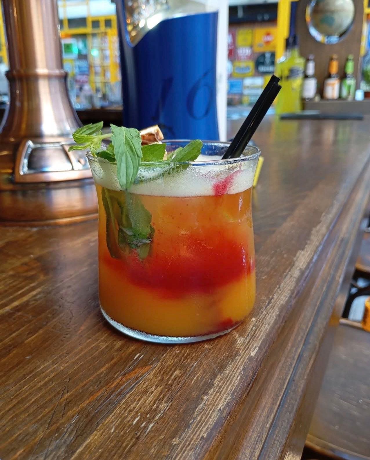 Varuna Gezgin Cafe — Konak, İzmir