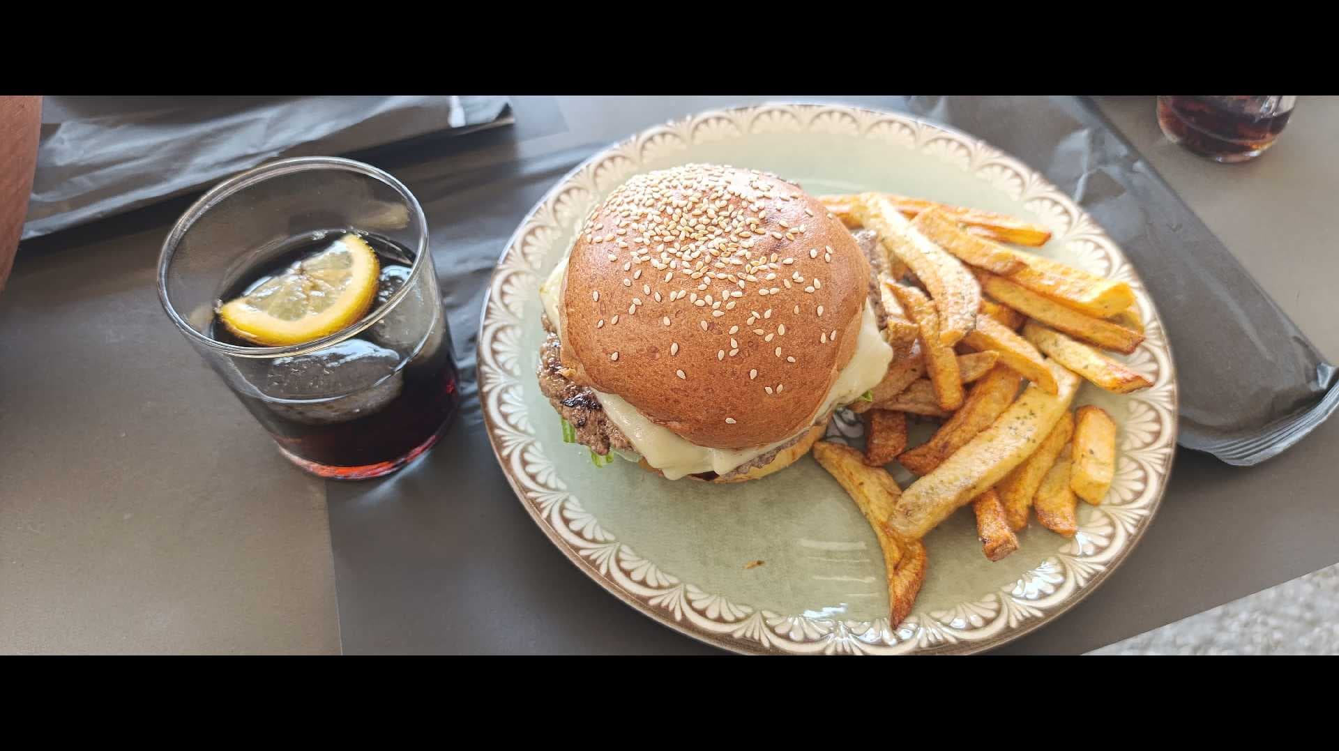 Corner Cafe bar — Pithagorio, Pithagorio — ₺14