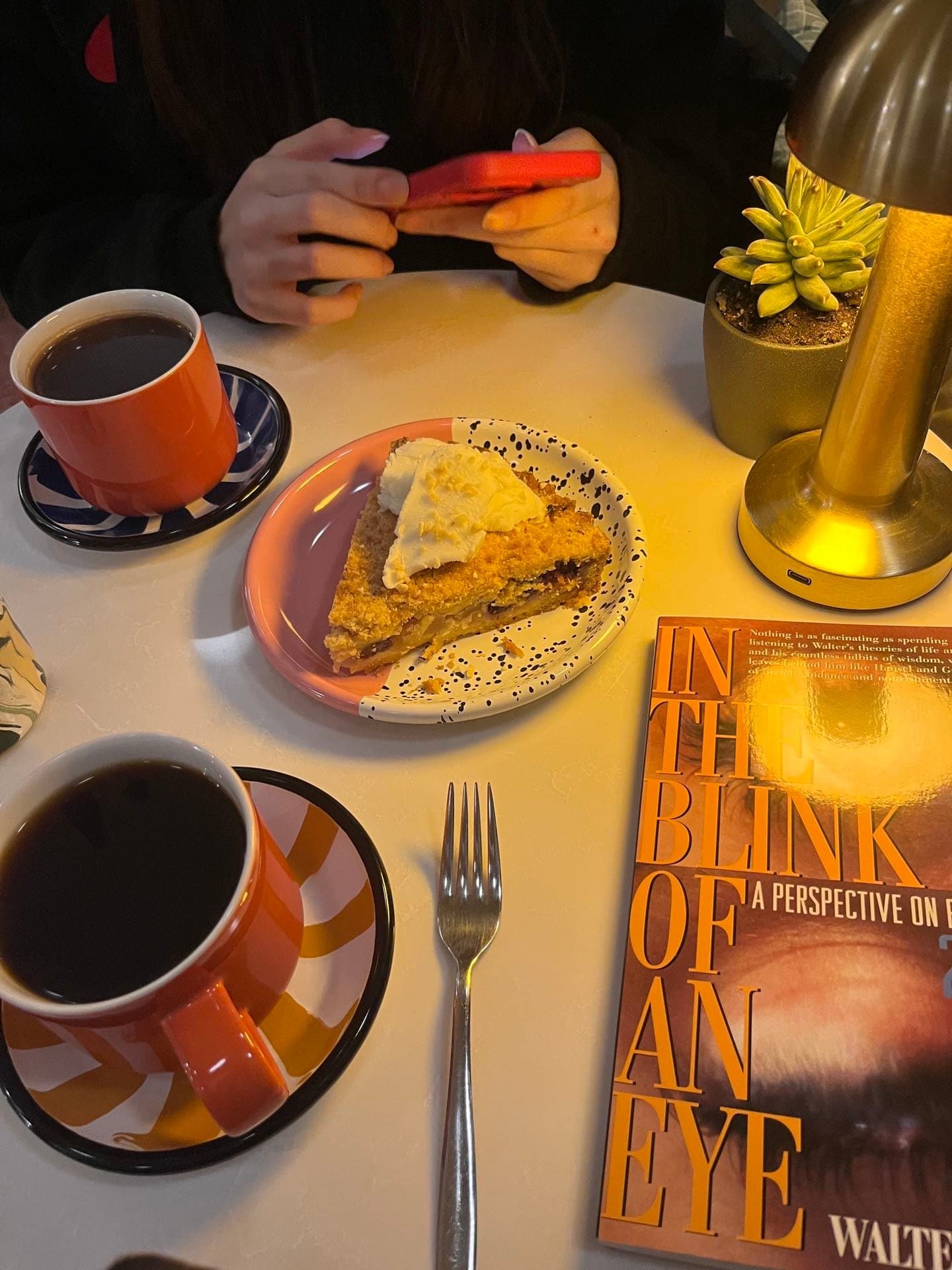 İki Drips & Crumbs — Kadıköy, İstanbul
