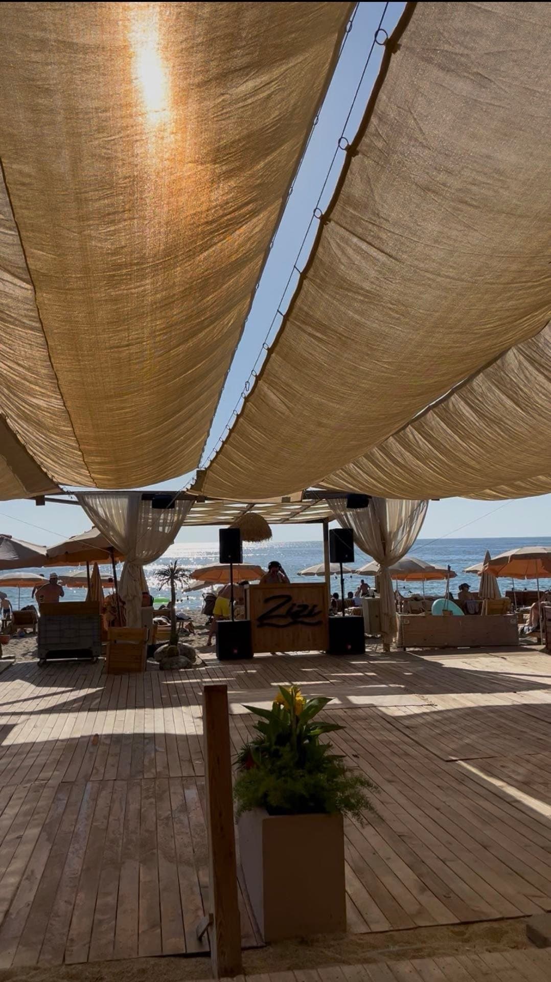 Zizi Beachclub & Restaurant — Alanya, Antalya